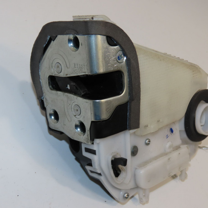 Serrure porte arg occasion TOYOTA YARIS III YARIS III Phase 1 2011-03-01->2015-04-30 690600D110 1