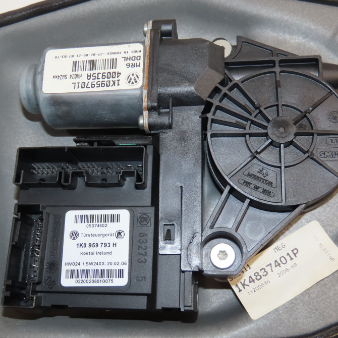 Mecanisme+moteur leve-glace avg occasion VOLKSWAGEN GOLF V Phase 1 11-2003->10-2008 1.9 TDI 105ch 1K4837461B 3