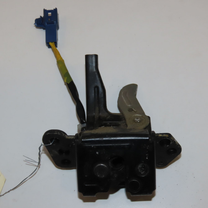 Serrure hayon occasion TOYOTA YARIS II Phase 1 12-2005->11-2009 1.4 D-4D 693500D041 2