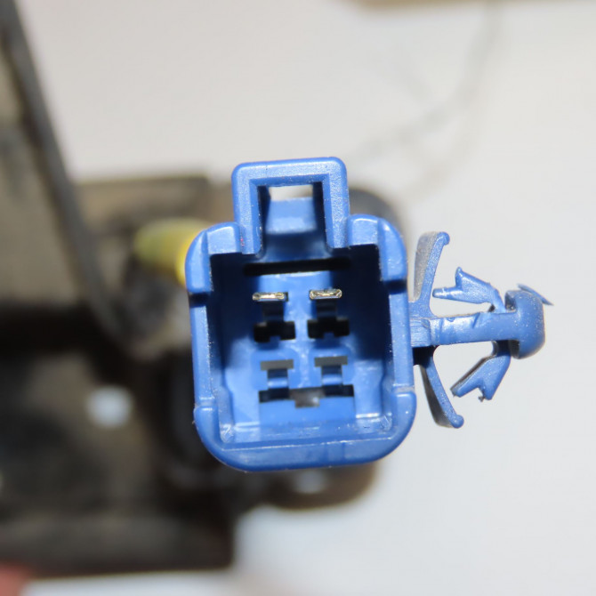 Serrure hayon occasion TOYOTA YARIS II Phase 1 12-2005->11-2009 1.4 D-4D 693500D041 4