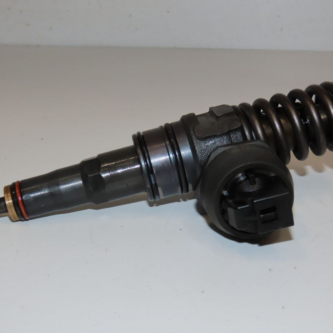 Injecteur occasion VOLKSWAGEN POLO IV Phase 2 05-2005->09-2009 1.4 TDI 70ch 38130079TX 1