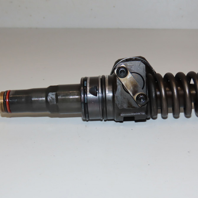 Injecteur occasion VOLKSWAGEN POLO IV Phase 2 05-2005->09-2009 1.4 TDI 70ch 38130079TX 2