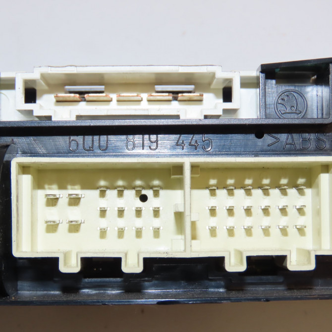 Commande de chauffage occasion VOLKSWAGEN POLO V POLO V Phase 1 2009-09-01->2014-05-31 1.6 TDI 75ch 6R0820045Q 4