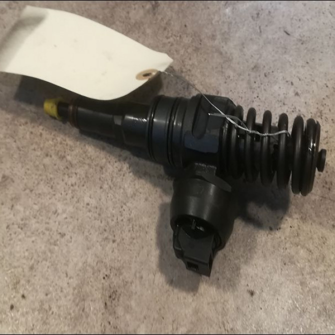 occasion VOLKSWAGEN GOLF V Phase 1 11-2003->10-2008 1.9 TDI 90ch 38130073AG 2