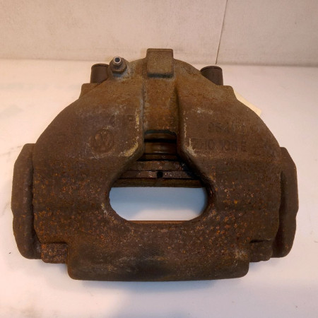 Etrier de frein avant droit occasion VOLKSWAGEN TRANSPORTER V 7H0615124C