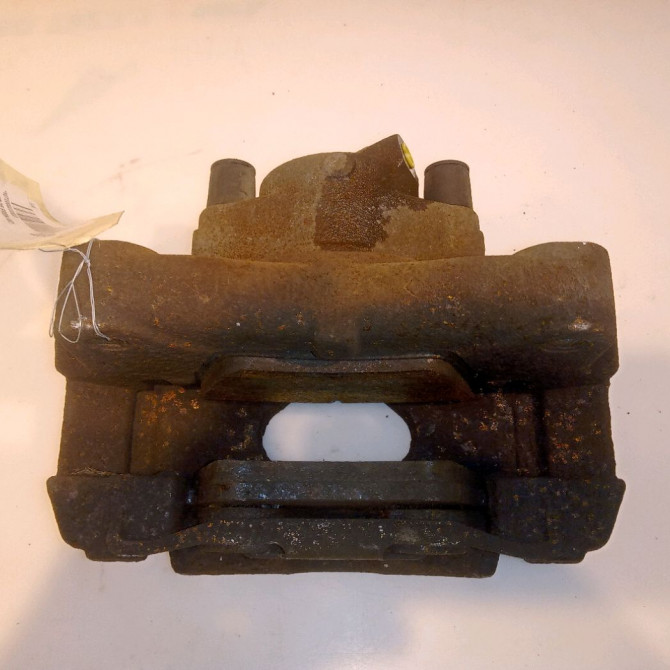 Etrier de frein avant droit occasion VOLKSWAGEN TRANSPORTER V 7H0615124C 2