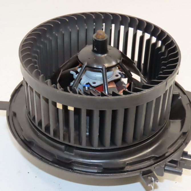 Ventilateur de chauffage occasion VOLKSWAGEN T ROC 5WB819015 1