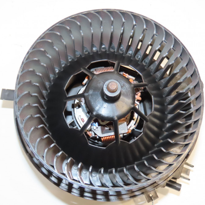 Ventilateur de chauffage occasion VOLKSWAGEN T ROC 5WB819015 2