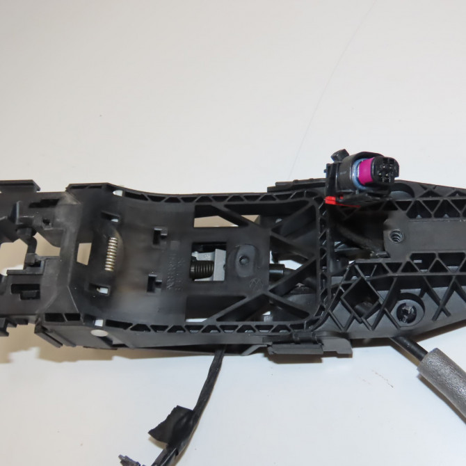 Serrure porte avd occasion VOLKSWAGEN T ROC 5TB837016C 3