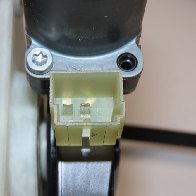 Mecanisme + moteur lève-glace avant droit occasion VOLKSWAGEN T ROC 2GA837462F 4