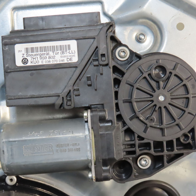 Mecanisme + moteur lève-glace avant droit occasion VOLKSWAGEN TRANSPORTER V Phase 1 06-2003->08-2009 7H0837754C 3
