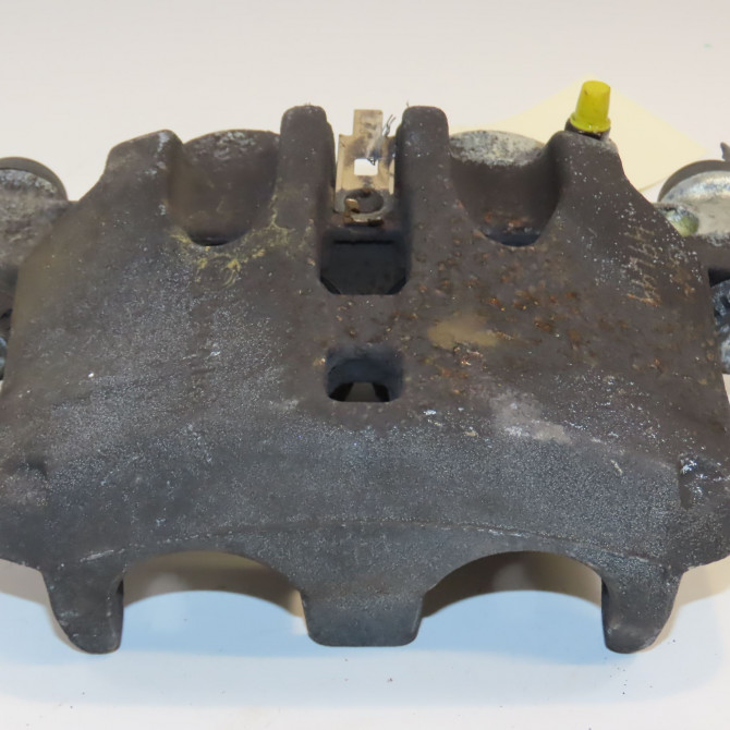 Etrier de frein avant droit occasion RENAULT MAXITY 2