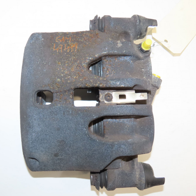 Etrier de frein avant gauche occasion RENAULT MAXITY 4