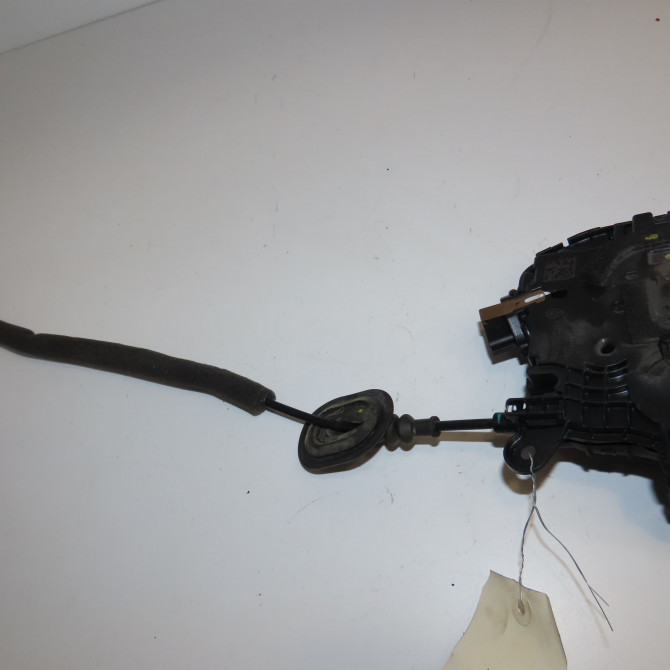 Serrure porte ard occasion RENAULT TWINGO III Phase 1 06-2014->... 1.0i 70ch 825022177R 1