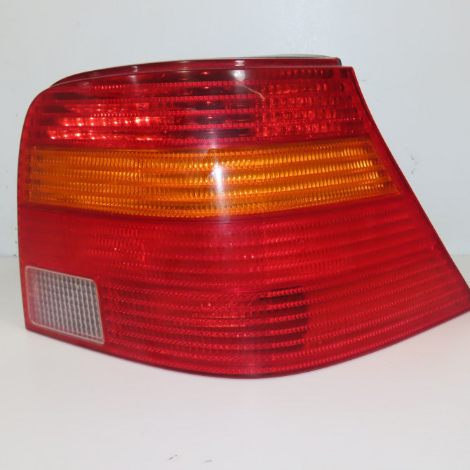 Feu arrière droit occasion VOLKSWAGEN GOLF IV GOLF IV Phase 1 1998-01-01->2005-06-30 1.9 TDI 110ch 1J6945096R 2