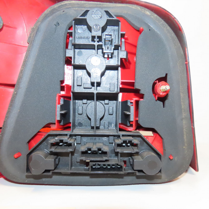 Feu arrière droit occasion VOLKSWAGEN GOLF IV GOLF IV Phase 1 1998-01-01->2005-06-30 1.9 TDI 110ch 1J6945096R 4