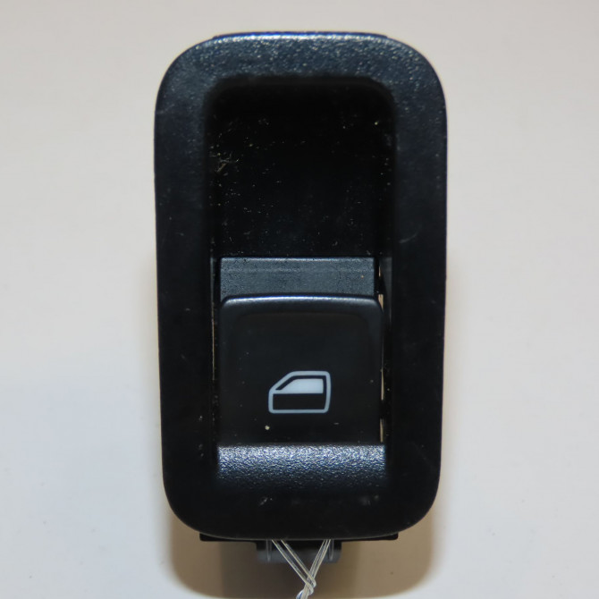 Commande lève-glace porte avant droite occasion VOLKSWAGEN POLO V Phase 2 02-2014->... 1.2i 90ch 1