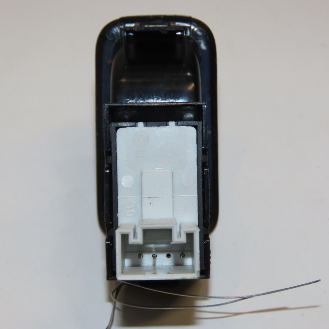 Commande lève-glace porte avant droite occasion VOLKSWAGEN POLO V Phase 2 02-2014->... 1.2i 90ch 2