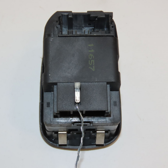 Commande lève-glace porte avant gauche occasion PEUGEOT 306 Phase 2 04-1997->03-2002 1.9 D 6552WK 2