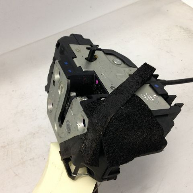 Serrure porte ard occasion RENAULT KOLEOS I Phase 1 06-2008->12-2011 2.0 DCI 150ch 825029849R 2