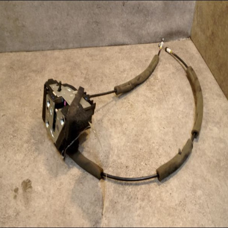 Serrure porte ard occasion RENAULT KOLEOS I Phase 1 06-2008->12-2011 2.0 DCI 16v 150ch 825029849R