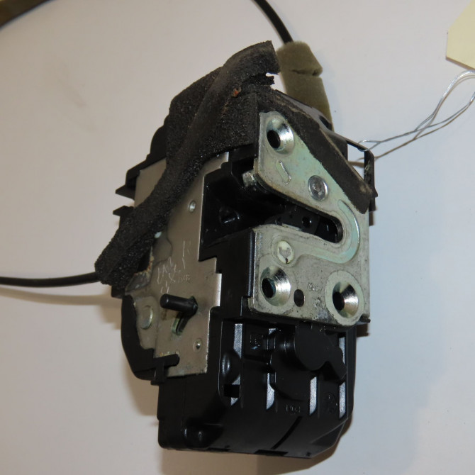 Serrure porte ard occasion RENAULT KOLEOS I Phase 1 06-2008->12-2011 2.0 DCI 150ch 825029849R 1