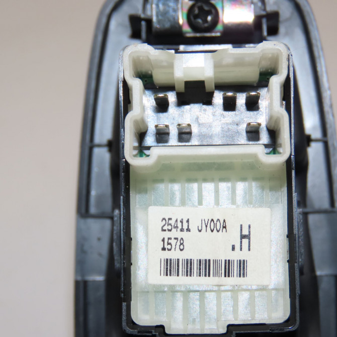 Commande leve-glace porte arrière droite occasion RENAULT KOLEOS I Phase 1 06-2008->12-2011 2.0 DCI 150ch 3