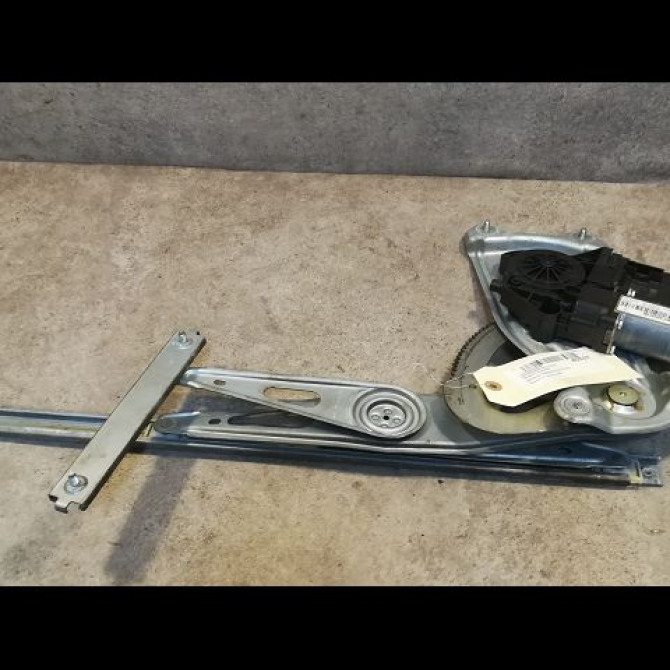 Mecanisme + moteur lève-glace avant droit occasion RENAULT MEGANE III Phase 1 11-2008->01-2012 1.5 DCI 85ch 807206454R 1