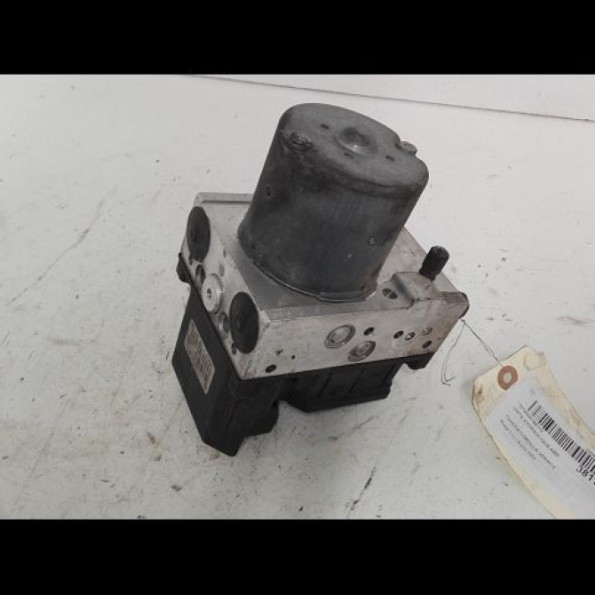 Unité hydraulique ABS occasion TOYOTA COROLLA VERSO II Phase 1 05-2004->06-2007 115 D-4D 440500F021 2