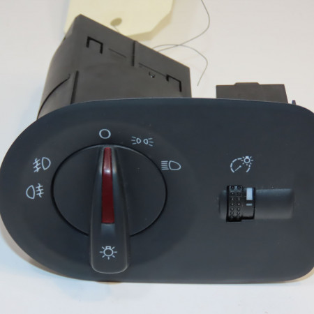 Interrupteur commande de phares occasion SEAT IBIZA IV IBIZA IV Phase 2 2012-02-01->2016-03-31 1.6 TDI 90ch 6J1941531ANAT7