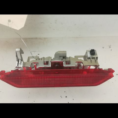 Feux stop supplementaire occasion TOYOTA YARIS I Phase 1 04-1999->03-2003 1.4 D-4D 8157052010