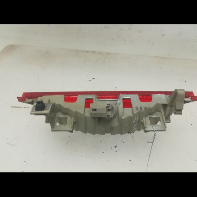 Feux stop supplementaire occasion TOYOTA YARIS I Phase 1 04-1999->03-2003 1.4 D-4D 8157052010 2