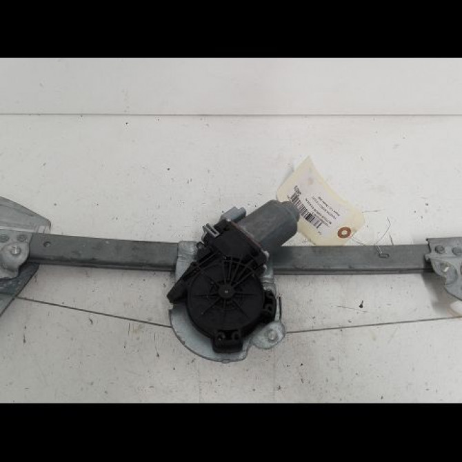 Mecanisme + moteur lève-glace avant droit occasion TOYOTA AYGO I Phase 1 06-2005->11-2009 1.0 VVTI 698100H020 1