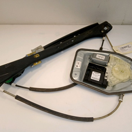 Mecanisme + moteur lève-glace avant droit occasion VOLKSWAGEN GOLF PLUS Phase 1 04-1995->04-1999 1.6 TDI 105ch 5M0837462
