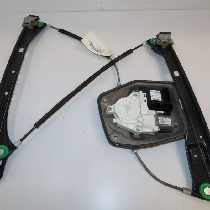 Mecanisme + moteur lève-glace avant droit occasion VOLKSWAGEN GOLF PLUS Phase 1 03-2005->03-2009 1.9 TDI 105ch 5M0837462 1