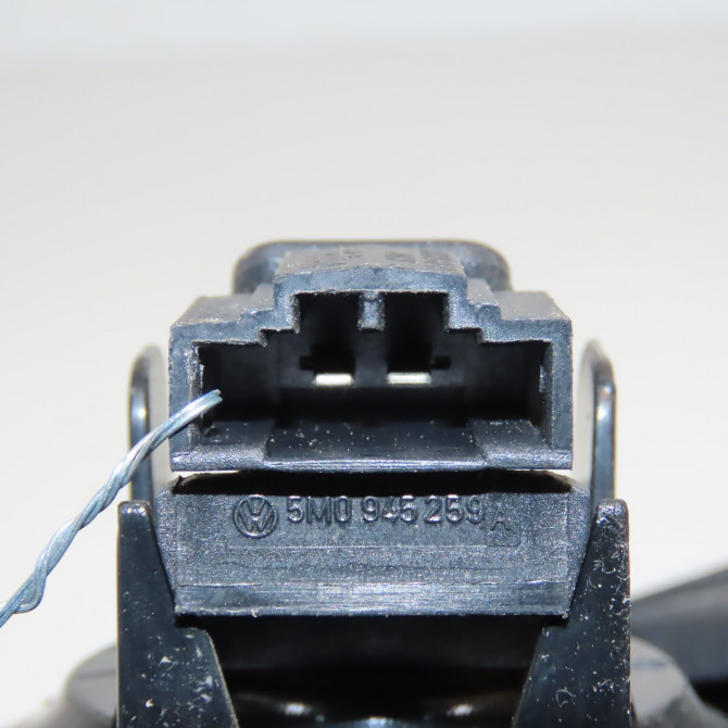 Feu arrière intérieur droit occasion VOLKSWAGEN GOLF PLUS Phase 1 03-2005->03-2009 1.9 TDI 105ch 5M0945094S 3