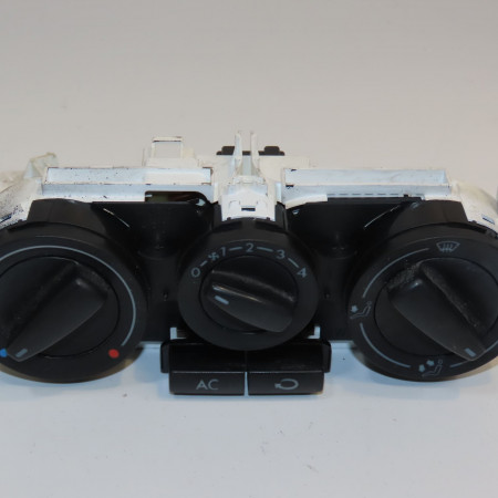 Commande de chauffage occasion VOLKSWAGEN GOLF IV GOLF IV Phase 1 1998-01-01->2005-06-30 1.6i 16v 1J0820045F