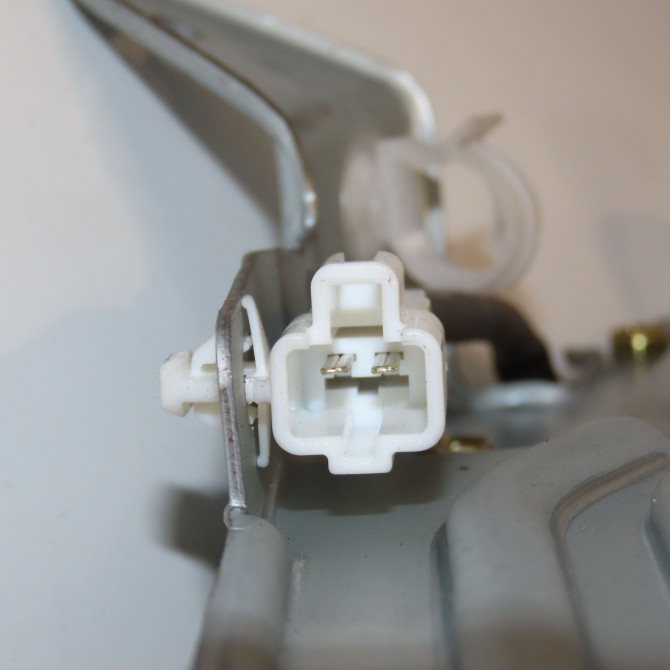 Moteur essuie-glace arrière occasion TOYOTA YARIS I Phase 1 04-1999->03-2003 85 VVTI 8513052010 4