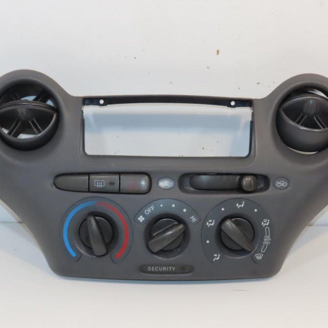 Commande de chauffage occasion TOYOTA YARIS I Phase 1 04-1999->03-2003 85 VVTI 5591052010 1