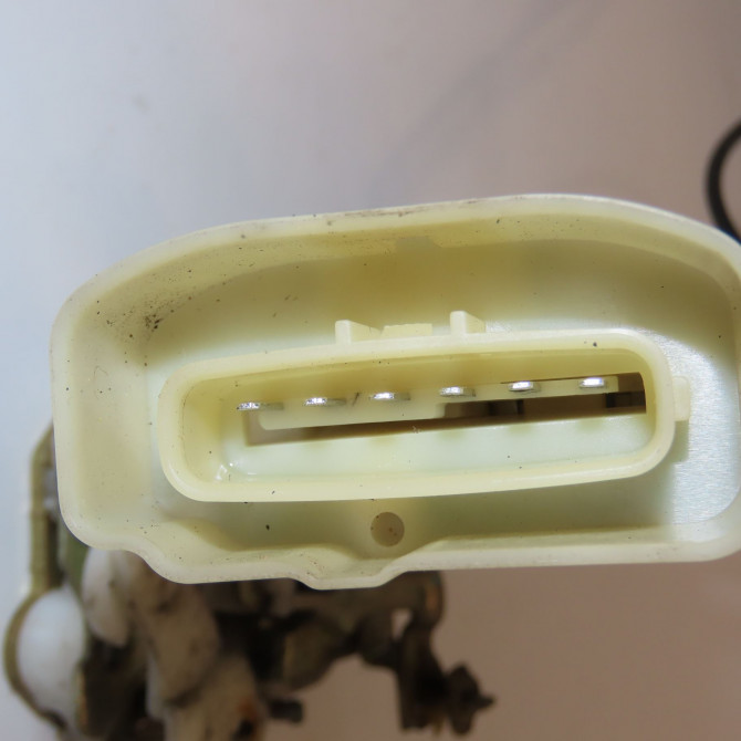 Serrure porte avg occasion TOYOTA YARIS I Phase 1 04-1999->03-2003 85 VVTI 6932052080 5