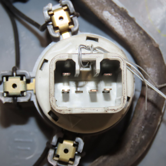 Feu arrière gauche occasion TOYOTA YARIS I Phase 1 04-1999->03-2003 85 VVTI 8156052120 3