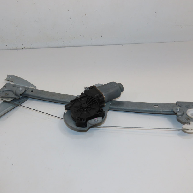 Mecanisme + moteur lève-glace avant droit occasion TOYOTA AYGO I Phase 2 01-2009->06-2012 1.0 VVTI 698100H020 1