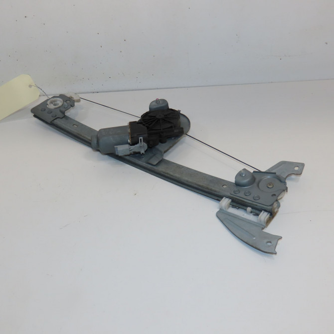 Mecanisme + moteur lève-glace avant droit occasion TOYOTA AYGO I Phase 2 01-2009->06-2012 1.0 VVTI 698100H020 2