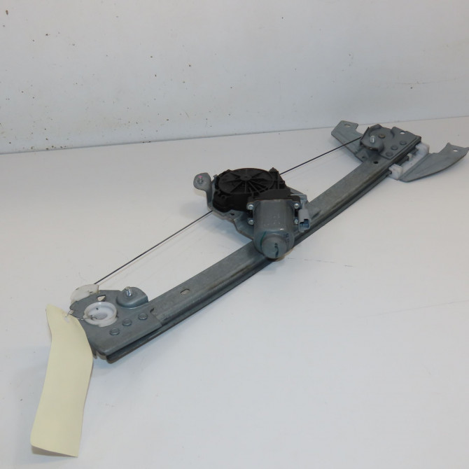 Mecanisme + moteur lève-glace avant droit occasion TOYOTA AYGO I Phase 2 01-2009->06-2012 1.0 VVTI 698100H020 3