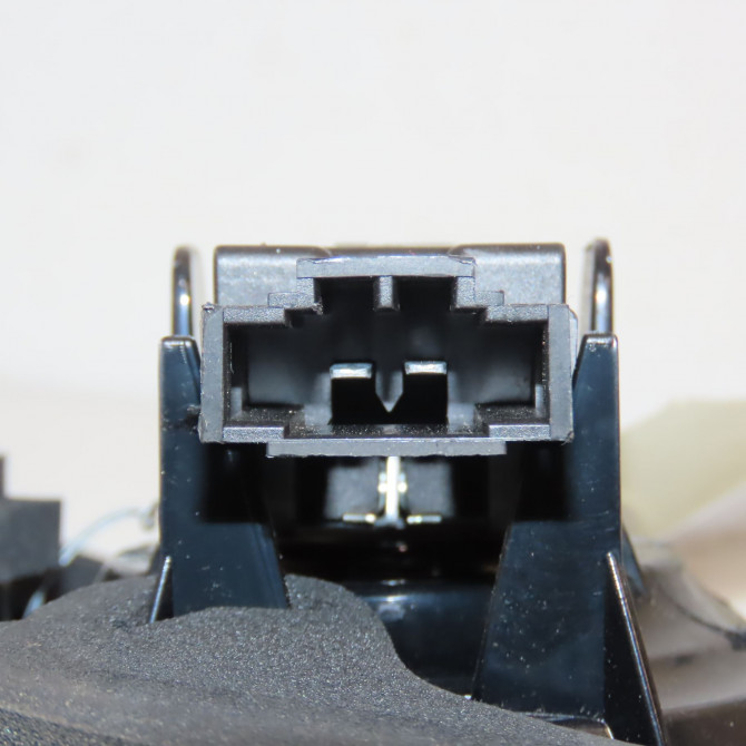 Feu arrière interieur gauche occasion VOLKSWAGEN GOLF PLUS Phase 1 03-2005->03-2009 1.9 TDI 105ch 5M0945093M 3