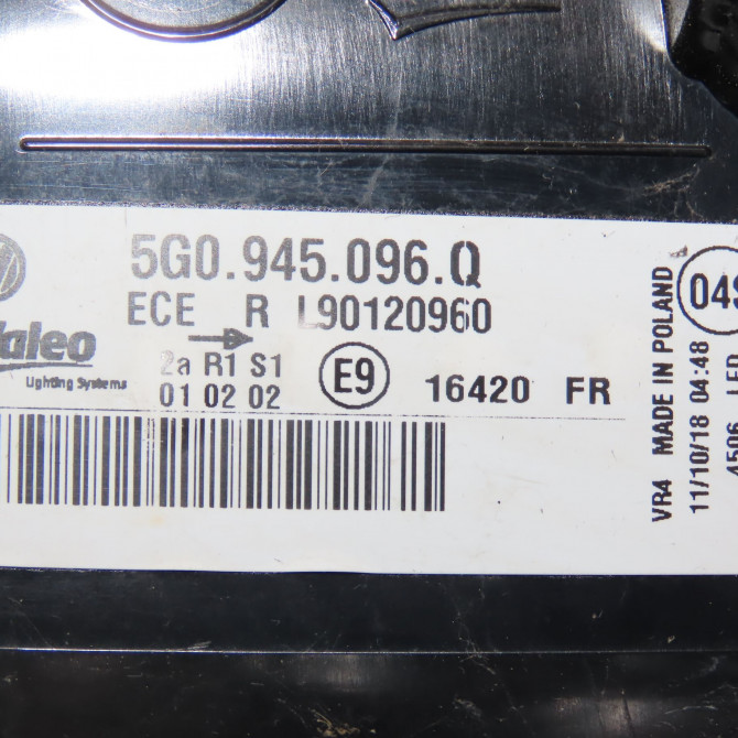 Feu arrière droit occasion  5G0945096Q 4