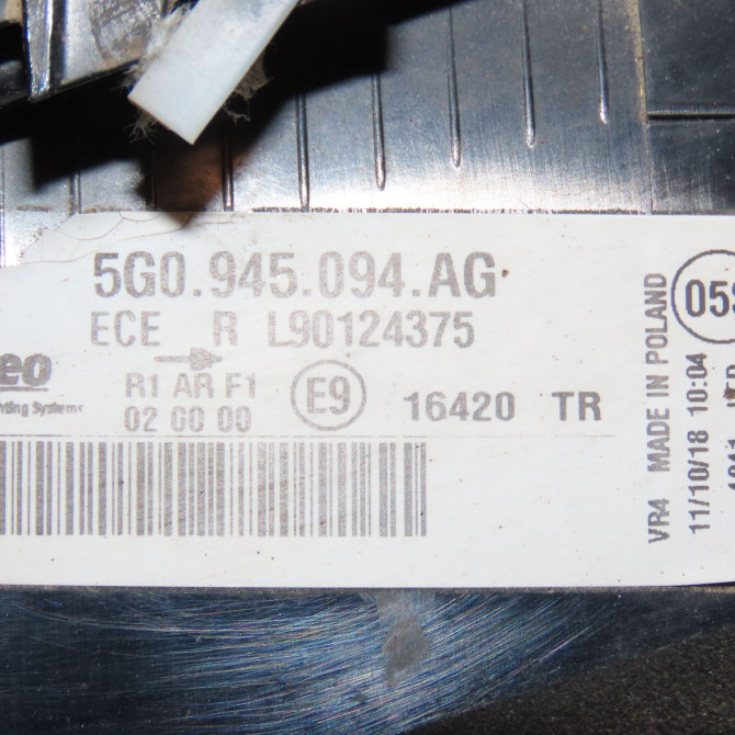 Feu arrière intérieur droit occasion  5G0945094AG 4