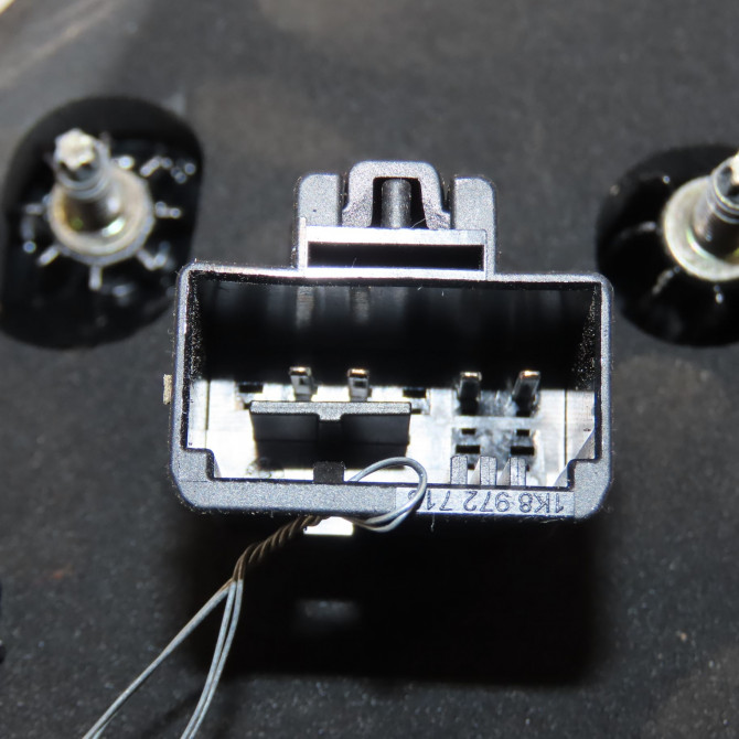 Feu arrière interieur gauche occasion  5G0945093AG 3