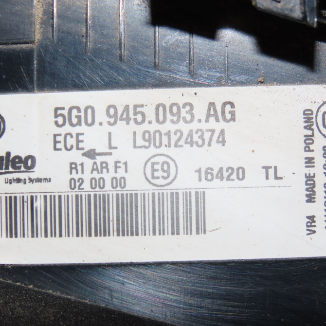 Feu arrière interieur gauche occasion  5G0945093AG 4