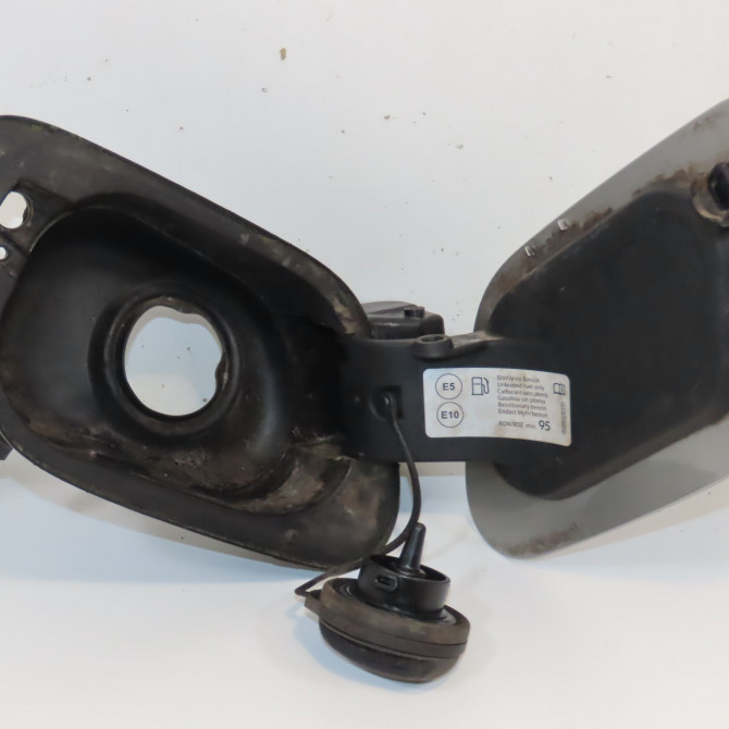 Volet de trappe carburant occasion  5G0809909GRU 2